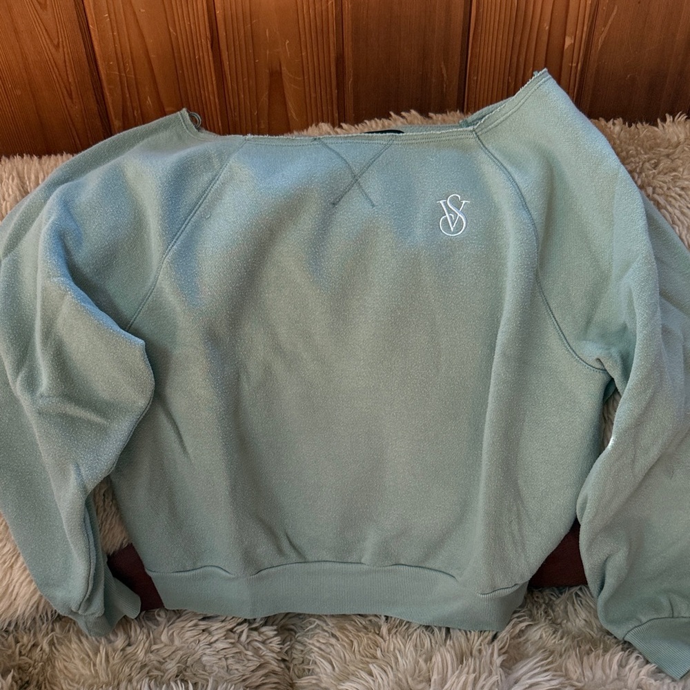 Slouchy Victoria Secret Crop Sweatshirt - Picture 1 of 3